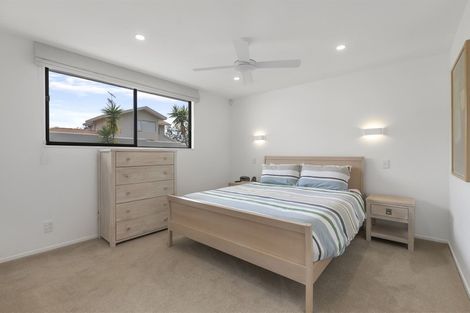 Photo of property in 2a/2 Frieston Road, Milford, Auckland, 0620