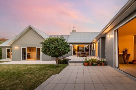 Photo of property in 50 Rochfort Road, Havelock North, 4130