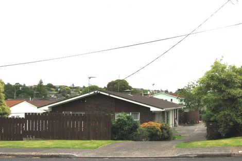 Photo of property in 1/38 Hillcrest Avenue, Hillcrest, Auckland, 0627