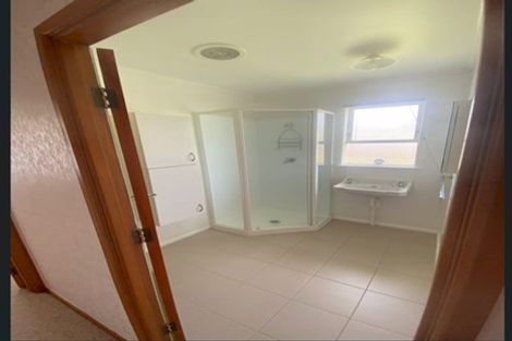 Photo of property in 19 Pendlebury Street, Green Bay, Auckland, 0604