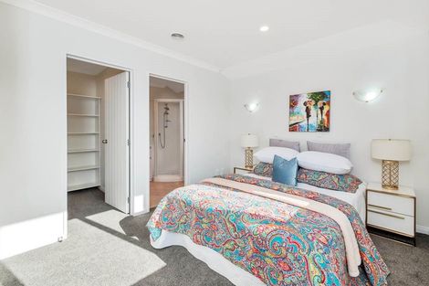 Photo of property in 35 English Oak Drive, Schnapper Rock, Auckland, 0632