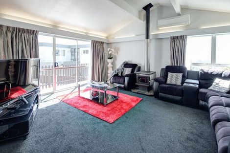 Photo of property in 6 Tree Top Lane, Paparangi, Wellington, 6037