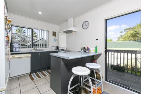 Photo of property in 37 Heathglen Place, Bayview, Auckland, 0629