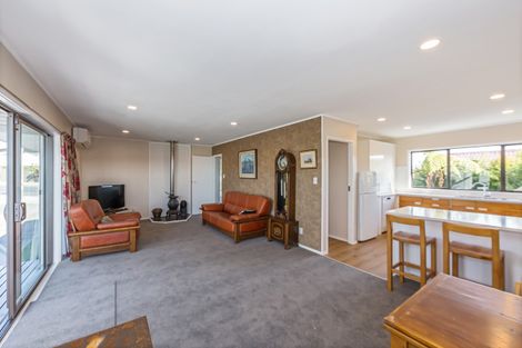 Photo of property in 1/82a Pupuke Road, Hillcrest, Auckland, 0627