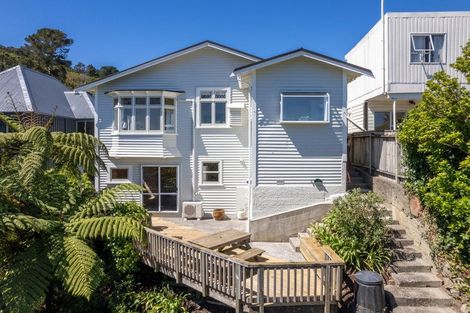 Photo of property in 17 Pembroke Road, Northland, Wellington, 6012