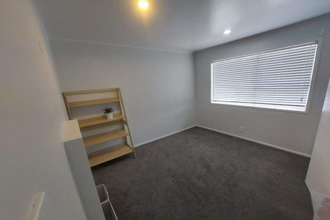 Photo of property in 14 Barnfield Place, Glendene, Auckland, 0602