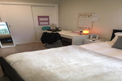 Photo of property in 87b Kelburn Parade, Kelburn, Wellington, 6012