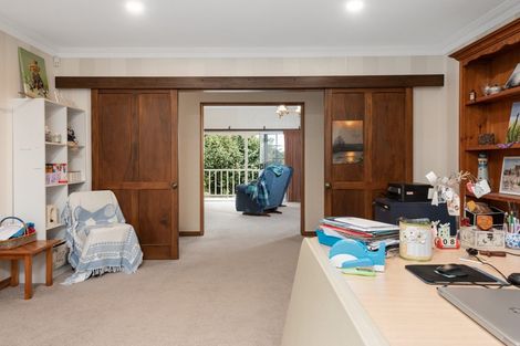 Photo of property in 16 Randell Place, Te Puke, 3119