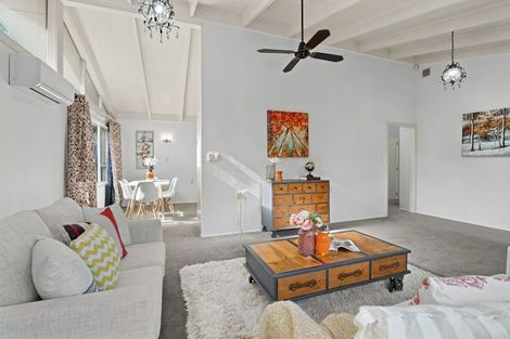 Photo of property in 32b Lyttelton Avenue, Forrest Hill, Auckland, 0620