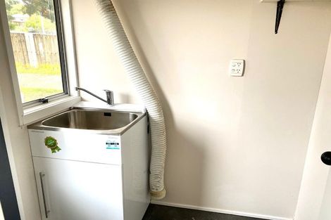 Photo of property in 3 Sabana Place, Unsworth Heights, Auckland, 0632