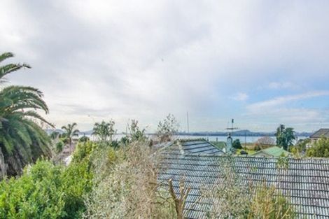 Photo of property in 1/3 Gloria Avenue, Te Atatu Peninsula, Auckland, 0610