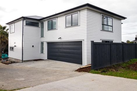 Photo of property in 60 Renata Crescent, Te Atatu Peninsula, Auckland, 0610