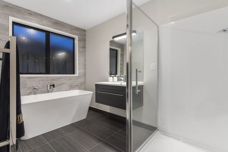 Photo of property in 2 Harding Drive, Papamoa Beach, Papamoa, 3118