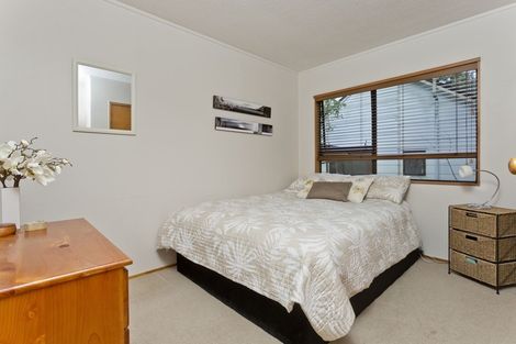 Photo of property in 1/51 Roberts Road, Glenfield, Auckland, 0629