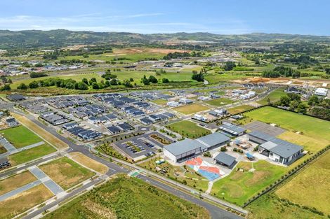 Photo of property in 4 Rorotu Avenue, Karaka, 2113