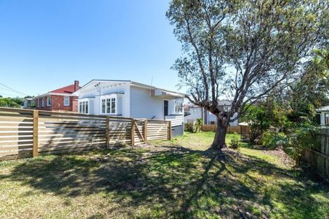 Photo of property in 30 Koromiko Street, New Lynn, Auckland, 0600