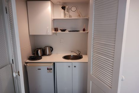 Photo of property in 16j Hobson Street, Thorndon, Wellington, 6011