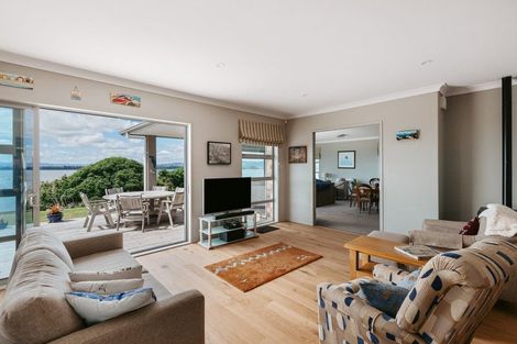 Photo of property in 109 Harbour View Road, Omokoroa, 3114