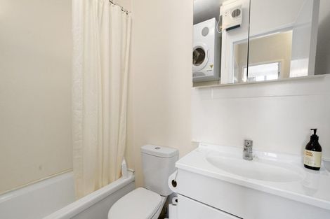 Photo of property in Hobson Court Flats, 56/70u Hobson Street, Thorndon, Wellington, 6011