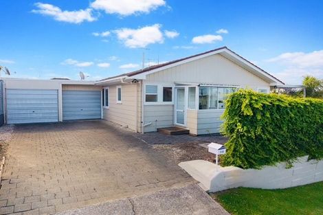 Photo of property in 34 Bay Street, Red Beach, 0932