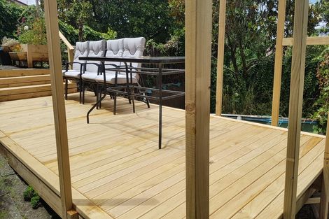 Photo of property in 38 Deverell Place, Northcross, Auckland, 0632