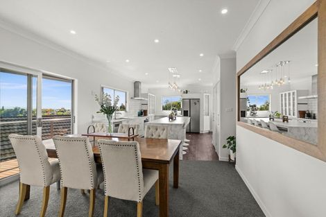 Photo of property in 37 Tauroa Road, Havelock North, 4130