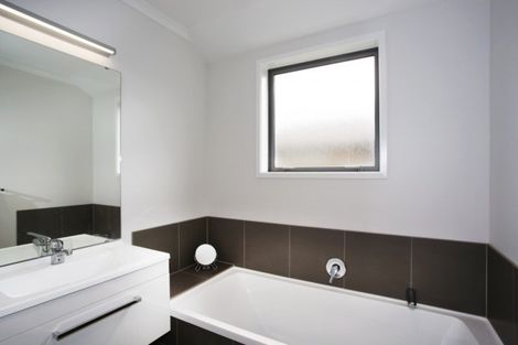 Photo of property in 11 Lamborn Drive, Papakura, 2110