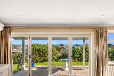 Photo of property in 153 Cornfoot Street, Castlecliff, Whanganui, 4501