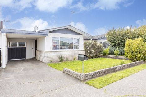 Photo of property in 2/70 Meeanee Road, Taradale, Napier, 4112