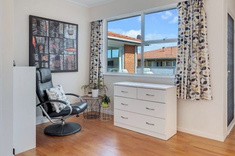 Photo of property in 19c Te Anau Place, Pakuranga Heights, Auckland, 2010