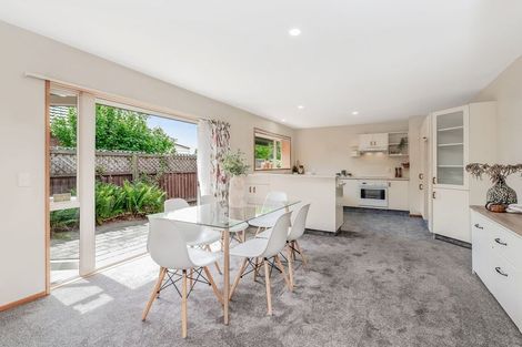 Photo of property in 128 Yaldhurst Road, Sockburn, Christchurch, 8042