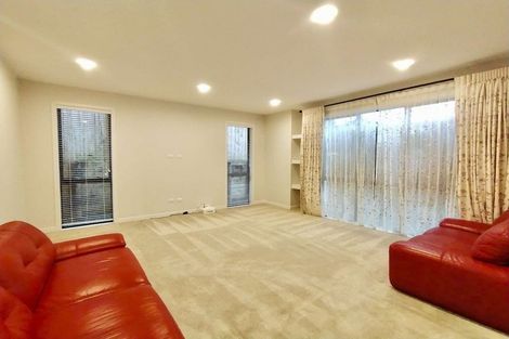 Photo of property in 74 Harrowglen Drive, Northcross, Auckland, 0630