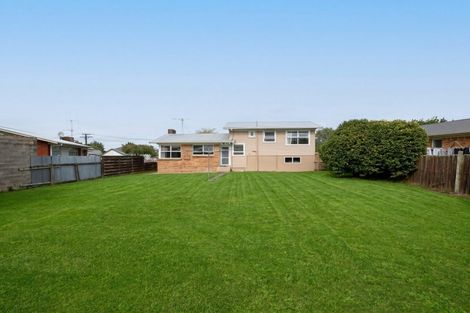 Photo of property in 24 Larnach Street, St Andrews, Hamilton, 3200