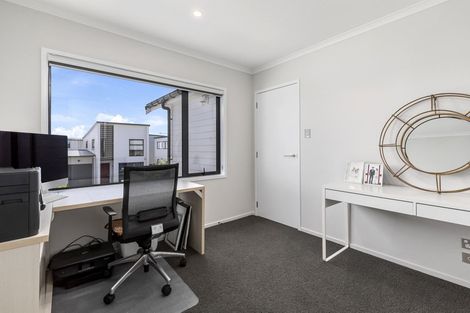 Photo of property in 17 Sacred Kingfisher Road, Hobsonville, Auckland, 0616