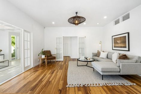 Photo of property in 2/40a Norwood Road, Bayswater, Auckland, 0622