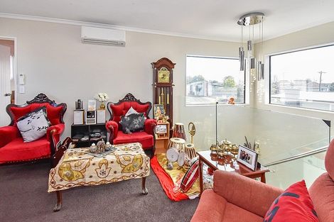 Photo of property in 7 Clendon Place, Manurewa, Auckland, 2102
