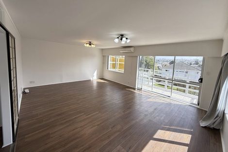 Photo of property in 9 William Souter Street, Forrest Hill, Auckland, 0620