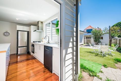 Photo of property in 35 Moana Road, Paraparaumu, 5032