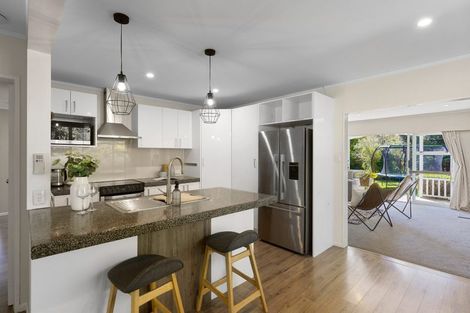 Photo of property in 15 Kauri Road, Waikanae, 5036