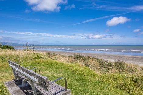 Photo of property in 80a Marine Parade, Paraparaumu Beach, Paraparaumu, 5032