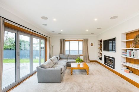Photo of property in 31 Manapouri Crescent, Hokowhitu, Palmerston North, 4410
