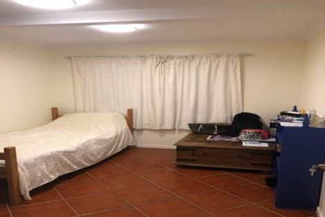 Photo of property in 2/215 Eskdale Road, Birkenhead, Auckland, 0626