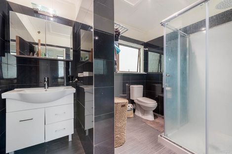 Photo of property in 74 Priestley Drive, Bucklands Beach, Auckland, 2014