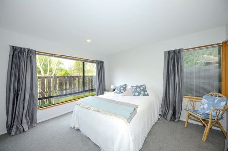 Photo of property in 8 Hamish Place, Westmorland, Christchurch, 8025