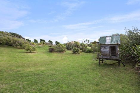 Photo of property in 64 Paetawa Road, Peka Peka, Waikanae, 5391
