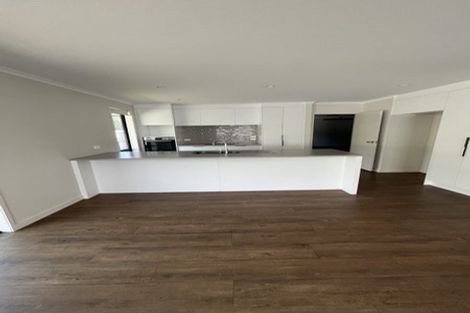 Photo of property in 92 Pakanga Grove, Pyes Pa, Tauranga, 3112