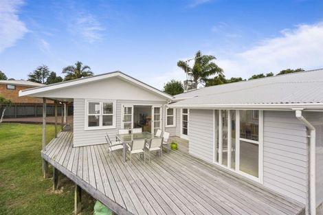 Photo of property in 24 Trinidad Road, Sunnynook, Auckland, 0620