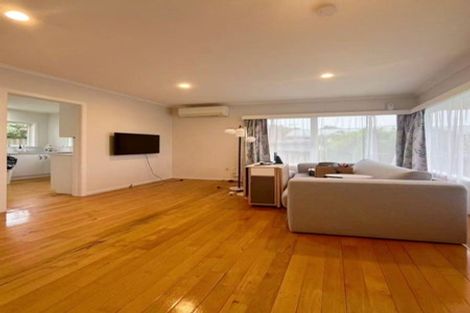 Photo of property in 4/13a Evelyn Place, Hillcrest, Auckland, 0627