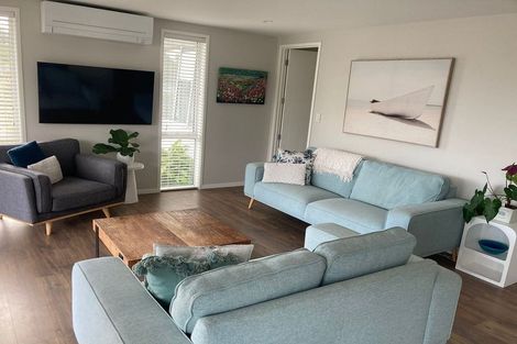 Photo of property in 13 Odlin Lane, Red Beach, 0932