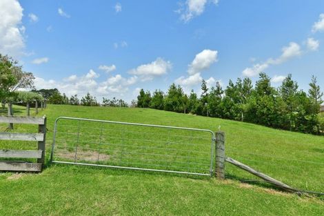 Photo of property in 639 Peak Road, Helensville, 0875